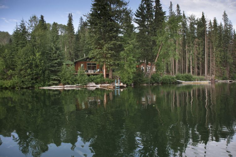 Family vacation cabin at the lake
